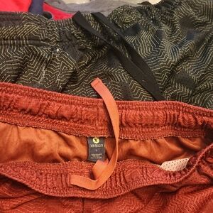 Xersion Green and Red Patterned Shorts